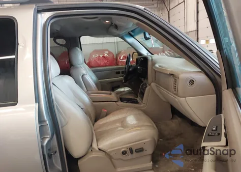 2003 Chevrolet Suburban 1500 Lt z USA, uszkodzony, nr VIN 3GNFK16Z73G132664